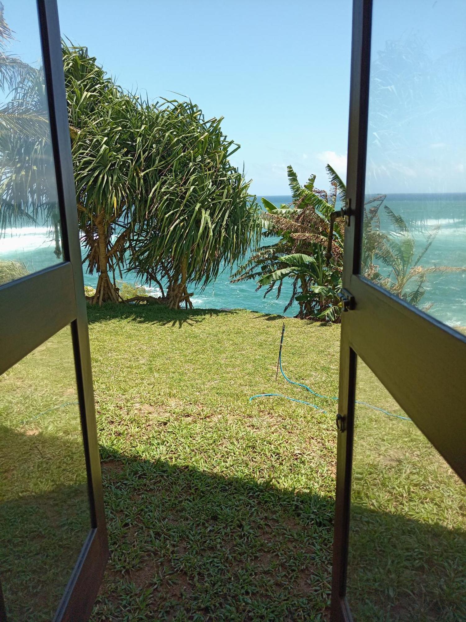 London Villa Secret Beach Mirissa Esterno foto